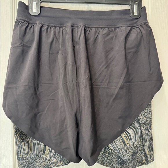 Lululemon Lab Run Short - Picture 9 of 14